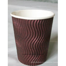Изолированный бумажный стаканчик с дизайном кофе